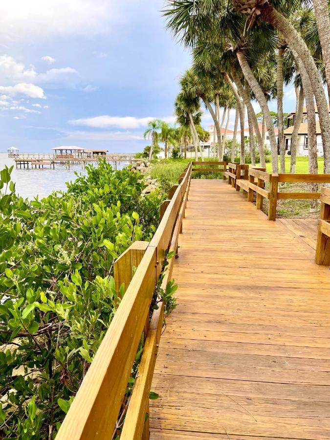 A Cozy Space Coast Retreat Тайтусвилл Экстерьер фото