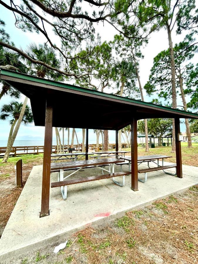 A Cozy Space Coast Retreat Тайтусвилл Экстерьер фото